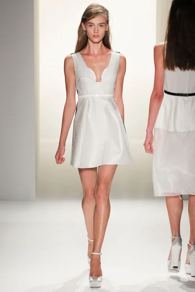 Look 18